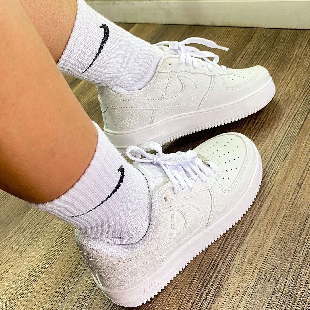 NIKE AIR FORCE F1 - PREMIUM.