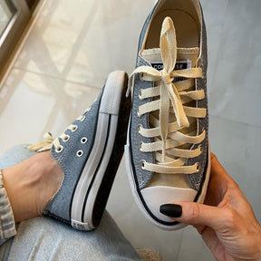 Tênis All Star Premium.