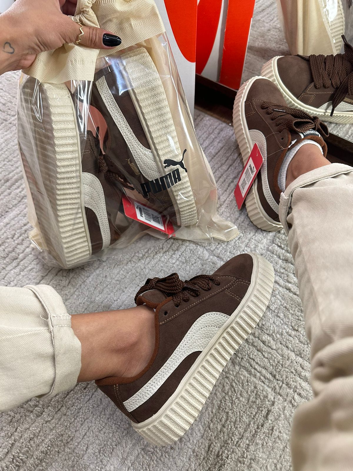 Tênis Puma Premium.