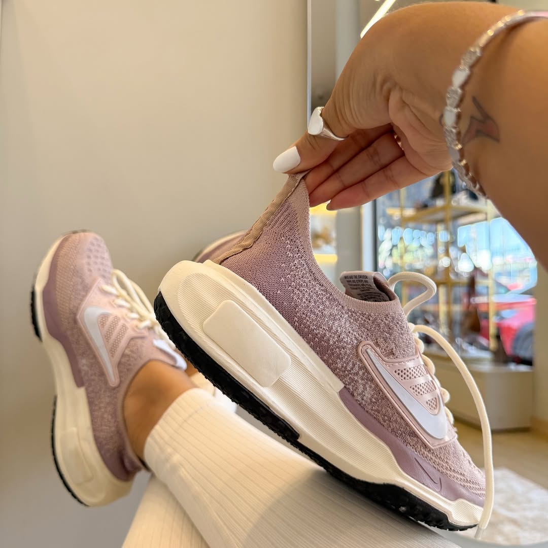 Tênis NK Ultraboost - Premium.