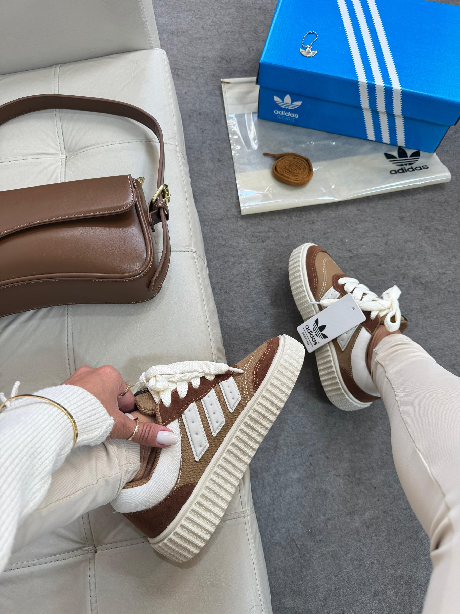 Tênis Adidas Space Casual - Premium.