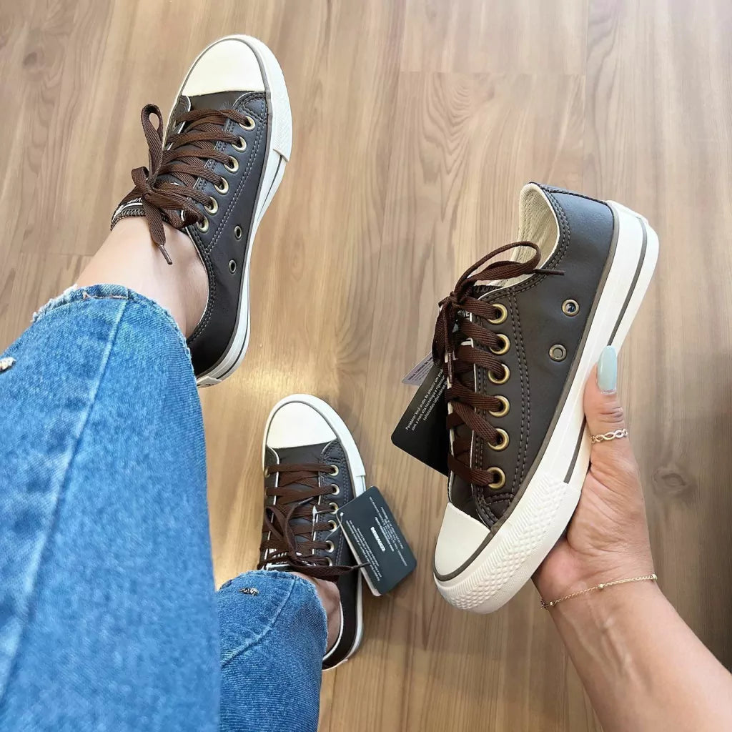 Tênis All Star Premium.